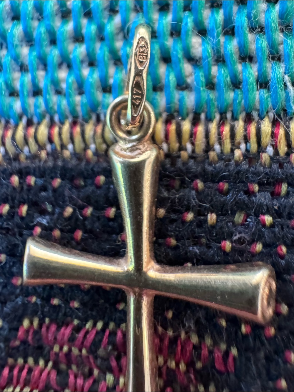 10K Gold Cross Pendant Unisex - Picture 5 of 6
